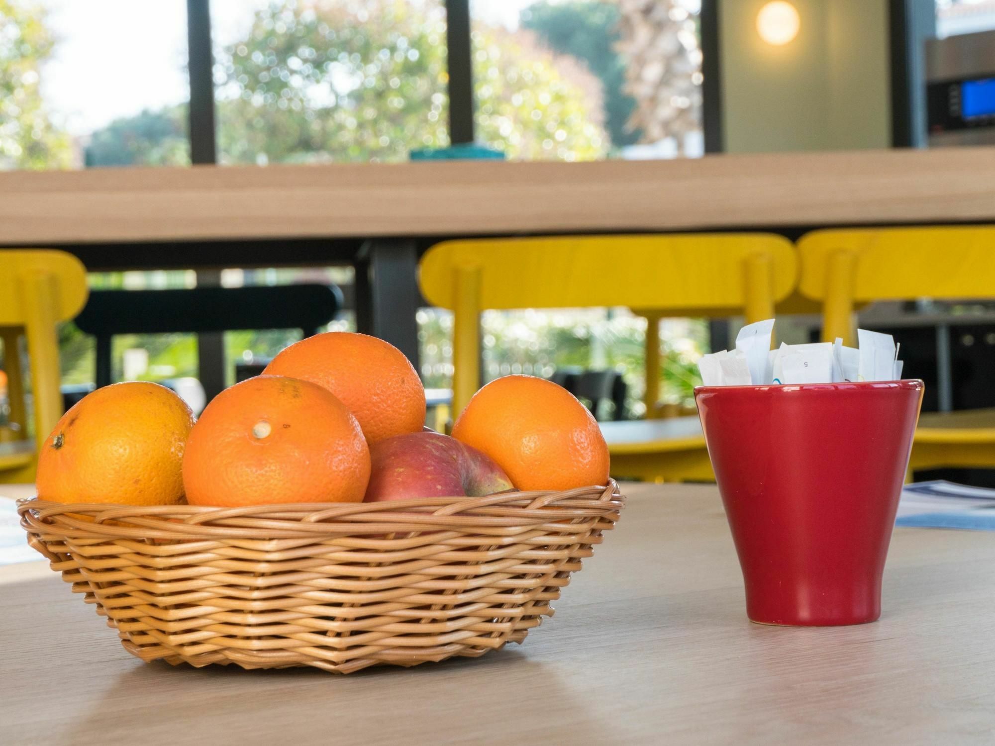 Ibis Styles Perpignan Canet En Roussillon Екстериор снимка